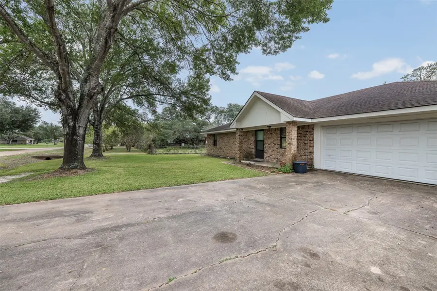 1081 Shirley Oaks Street, Columbus, TX 78934 - #3