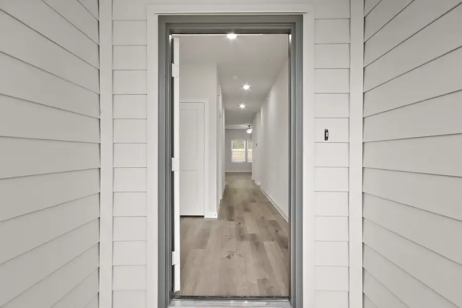 523 Shoreview Drive, Conroe, TX 77303 - Image #2