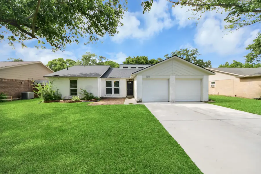 1104 N Heron Drive, Seabrook, TX 77586 - #2