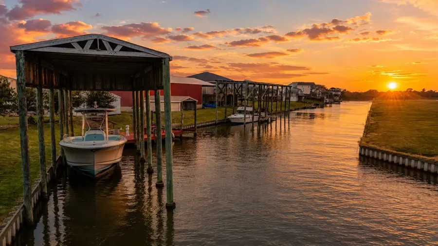 220 Kings Drive, Freeport, TX 77541 - #2