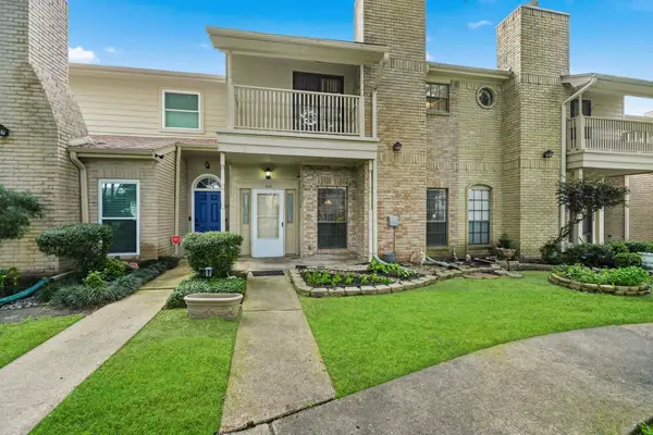 800 Country Place Drive #602, Houston, TX 77079