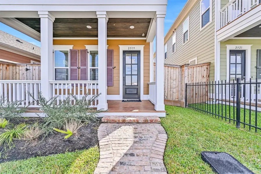 2519 S Houston Avenue, Pearland, TX 77581 - #3
