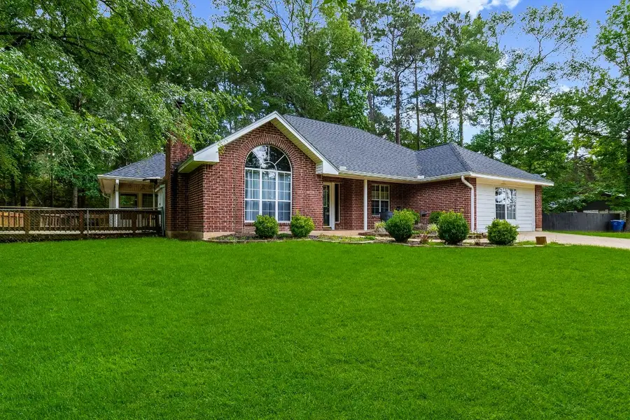 216 N Lake Drive, Livingston, TX 77351 - #3