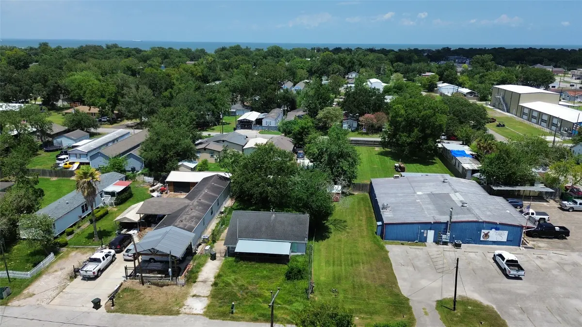 4439 9th Street, Bacliff, TX 77518 - #1