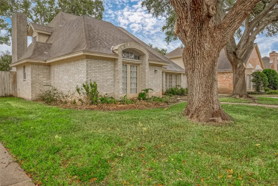 934 Goldfinch Avenue, Sugar Land, TX 77478 - #3