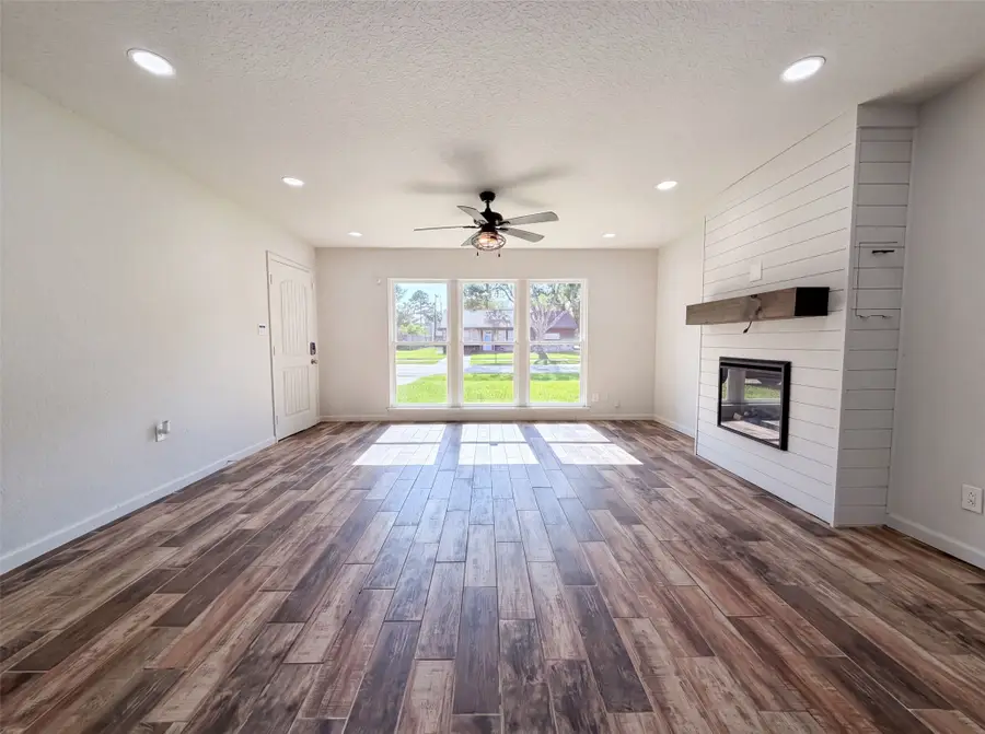 118 S Ringgold Street, West Columbia, TX 77486 - #3