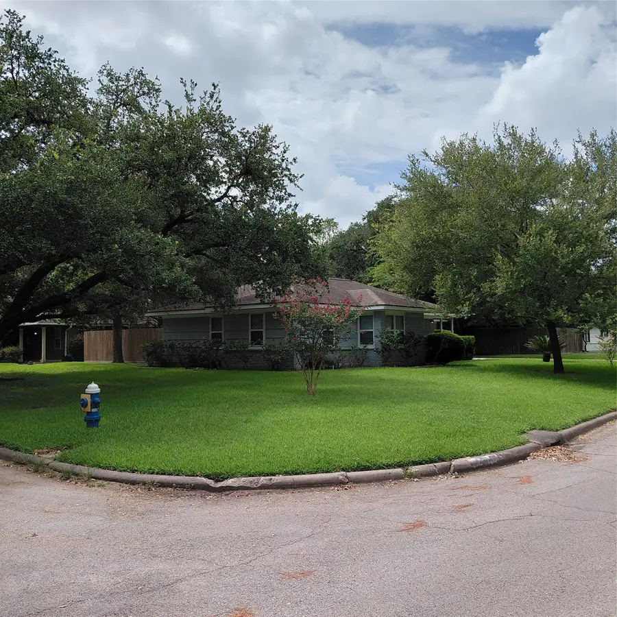 8106 Lorrie Drive, Houston, TX 77025 - #2