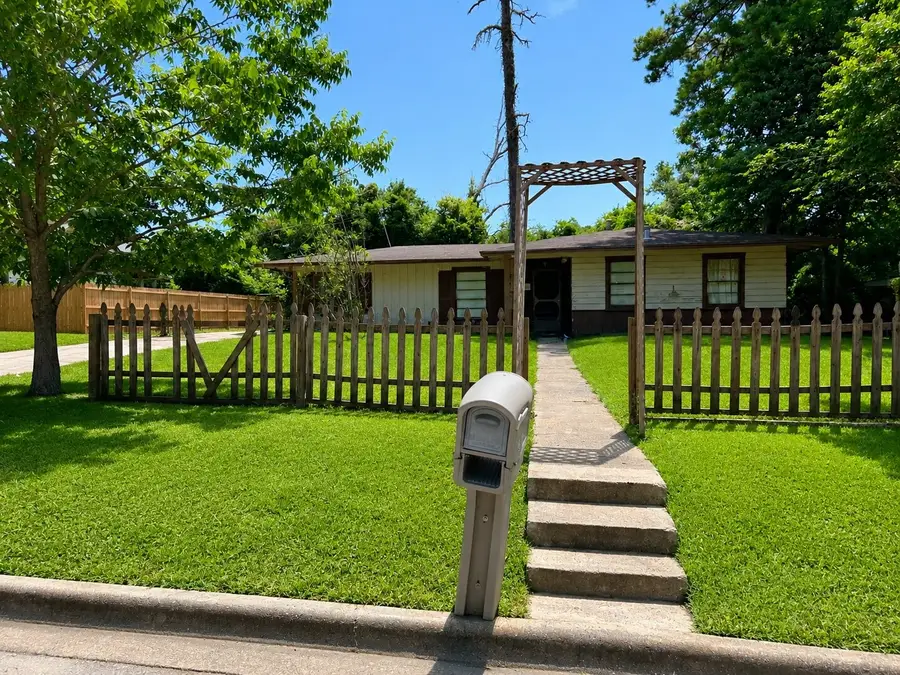 320 Temple Street, Woodville, TX 75979 - #2