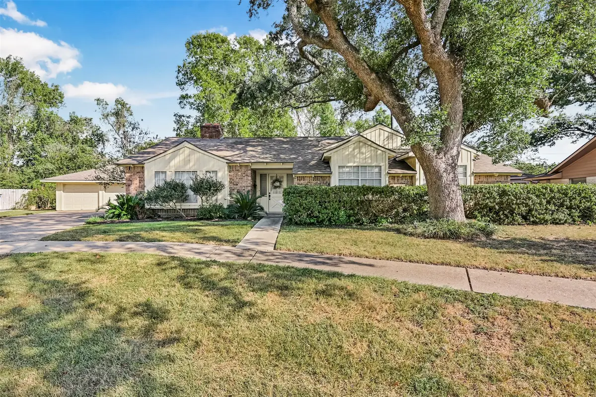 2101 Willow Dell Drive, Seabrook, TX 77586 - #1