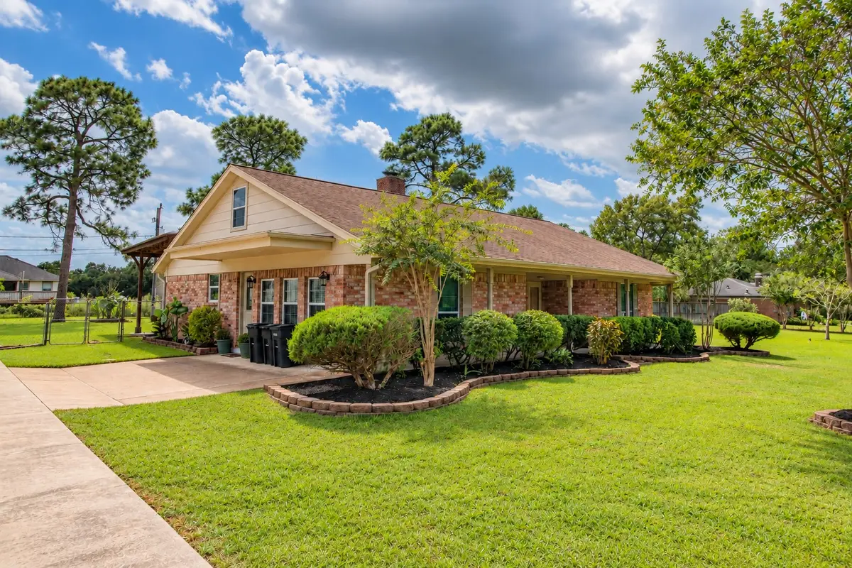 12315 Thaman Drive, Dickinson, TX 77539 - #1