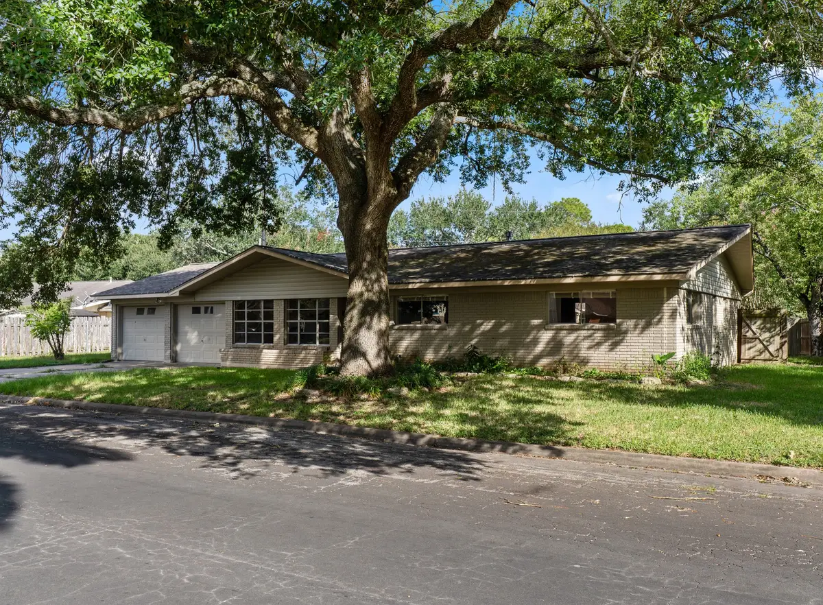 2909 La Vista Avenue, Bay City, TX 77414 - #1
