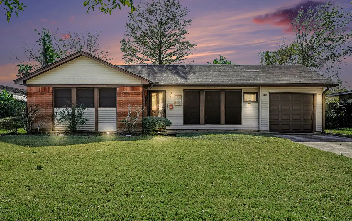703 Lloyd Drive, Baytown, TX 77521 - Image #1