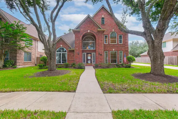 633 Clarenda Falls Drive, Sugar Land, TX 77479