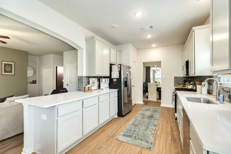 213 N Amherst Drive, West Columbia, TX 77486 - #2