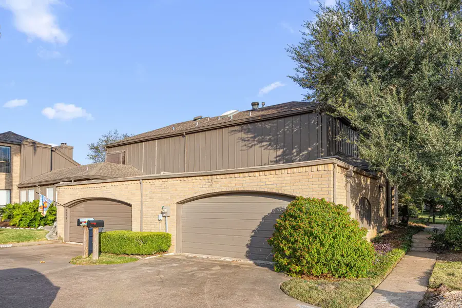 18118 Lakeside Lane, Houston, TX 77058 - Image #2