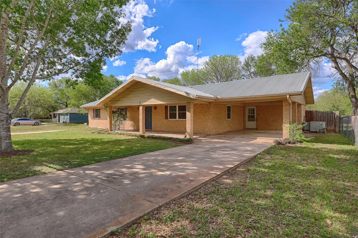 705 S La Grange Street, Flatonia, TX 78941 - #1