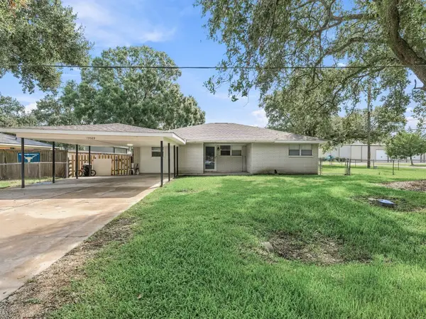 15589 San Jacinto Street, Hamshire, TX 77622