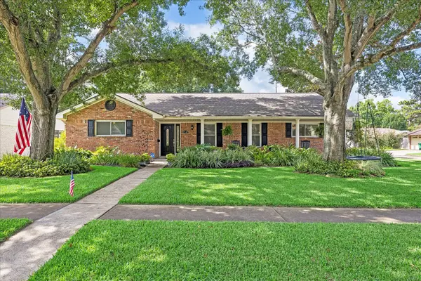 5547 Wigton Drive, Houston, TX 77096