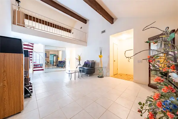 9168 Wilcrest Drive #9168, Houston, TX 77099