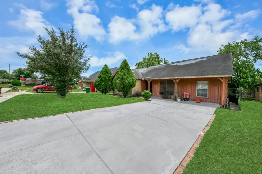 6226 Standing Oaks St, Houston, TX 77050 - #2