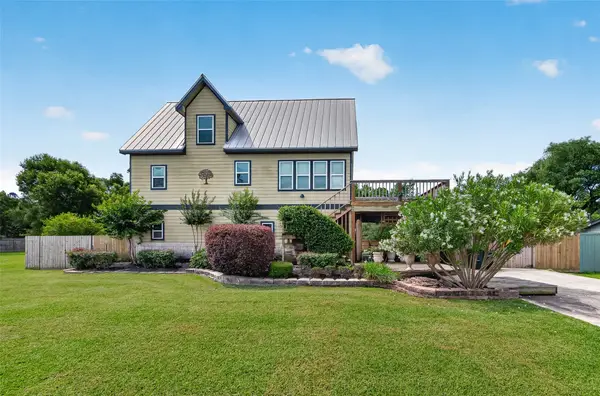421 N Shady Lane, La Porte, TX 77571