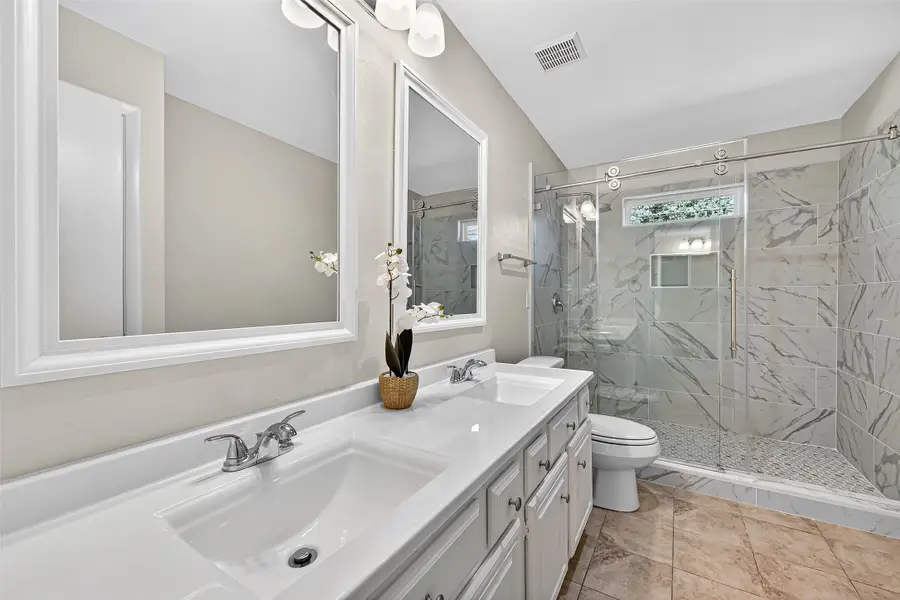 813 Lakeview Drive, Sugar Land, TX 77498 - #3