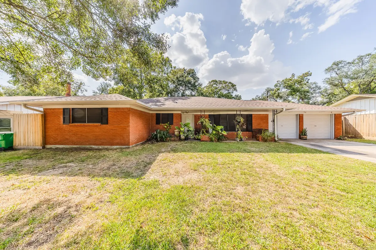 1900 Clayton Drive, Baytown, TX 77520 - #1