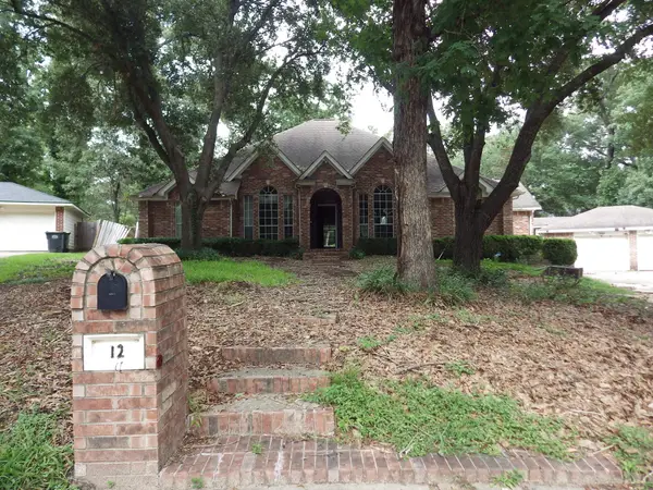 12 Robin Trail, Conroe, TX 77304