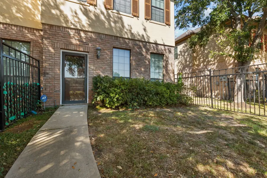 9128 Lakes At 610 Drive, Houston, TX 77054 - #2