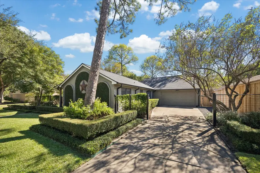 10927 Piping Rock Lane, Houston, TX 77042 - Image #2