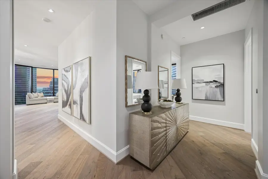 1409 Post Oak Boulevard #2204, Houston, TX 77056 - Image #3