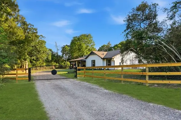 486 Hickory Creek Road, Bellville, TX 77418