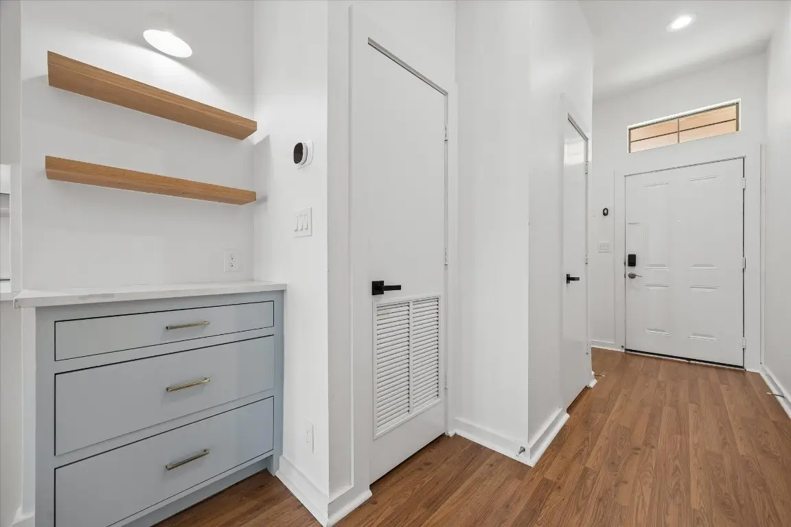 806 Jackson Hill Street #201, Houston, TX 77007 - #1