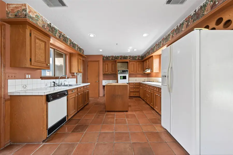 3022 Grace Lane, Highlands, TX 77562 - #2