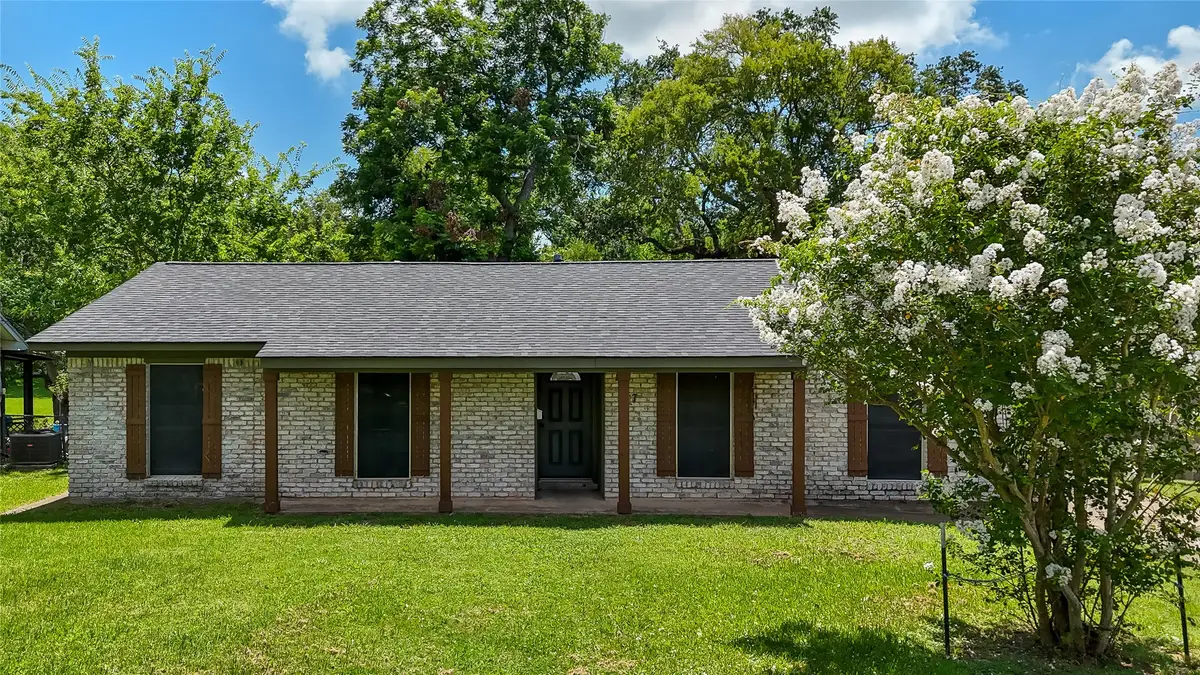 117 Cannon Street, Clute, TX 77531 - #1