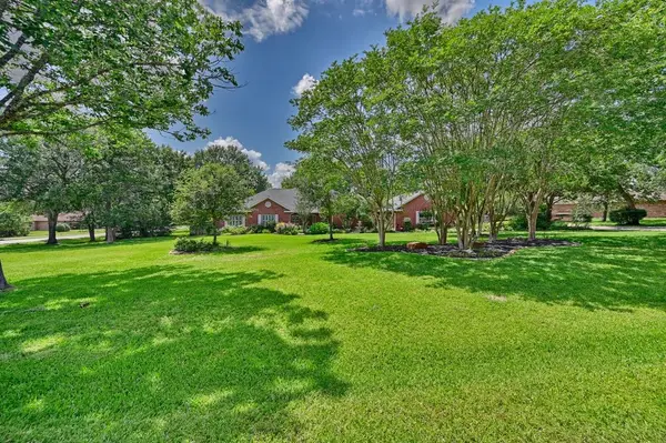 800 W Briarwood Drive, Brenham, TX 77833