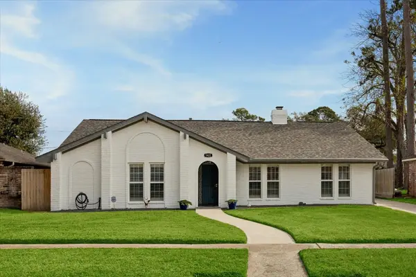 5422 Golf Drive, Houston, TX 77091