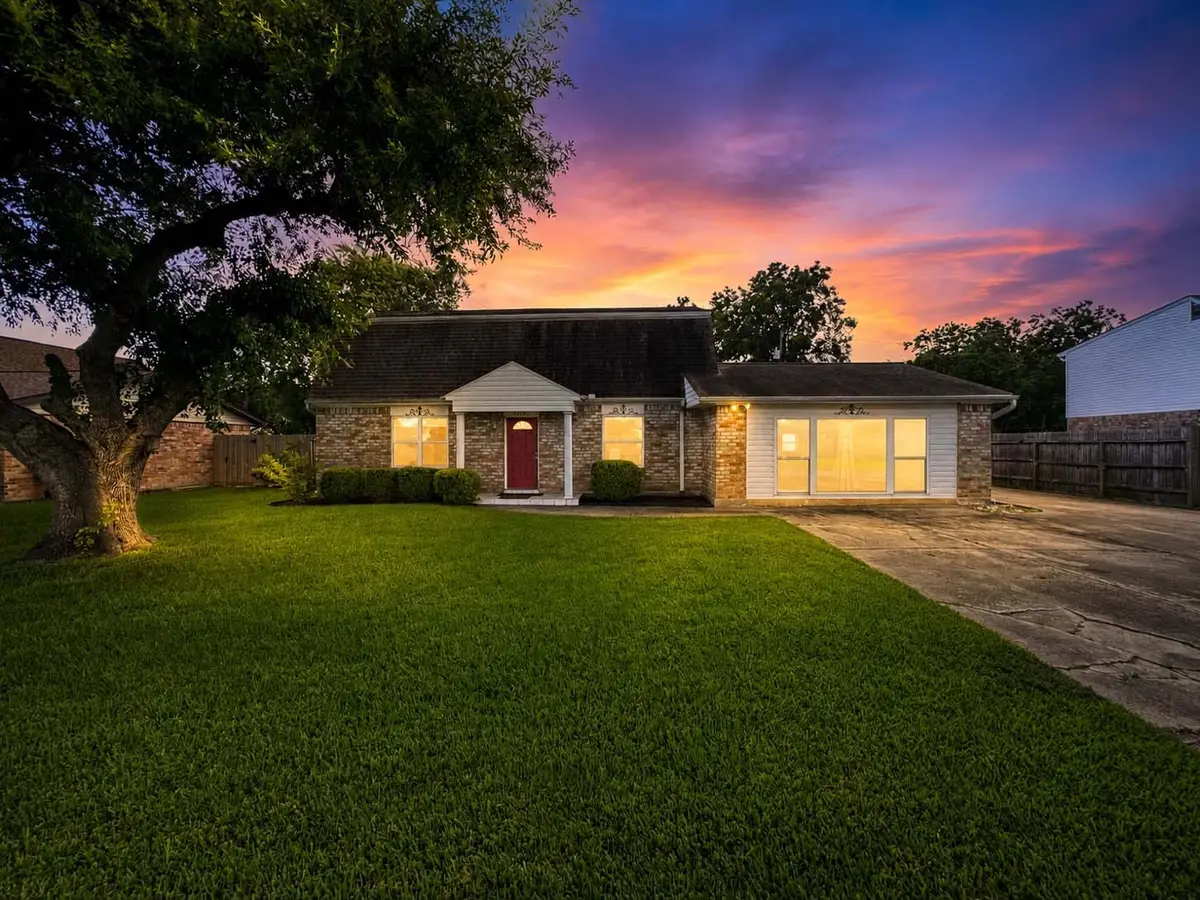 2323 37th Avenue N, Texas City, TX 77590 - #1