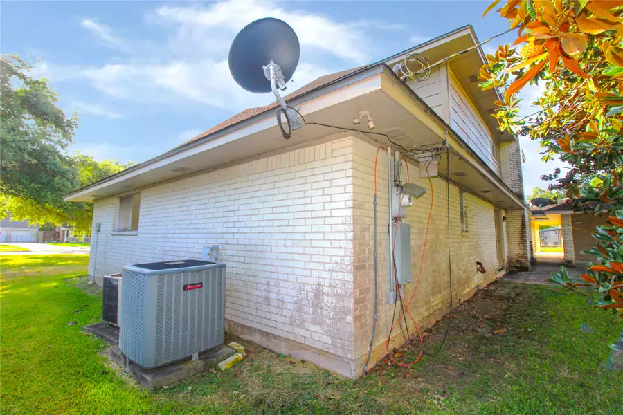 2 Elm Place, Angleton, TX 77515 - #3