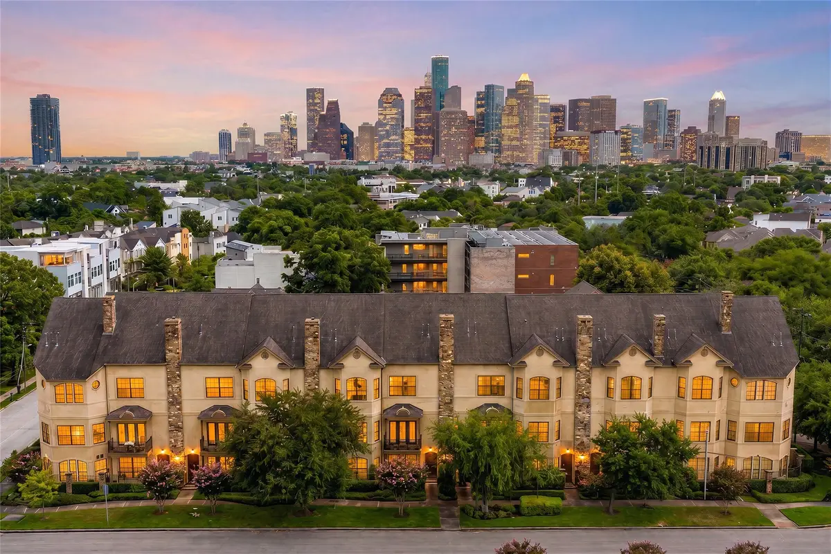 2409 Commonwealth Street, Houston, TX 77006 - #1