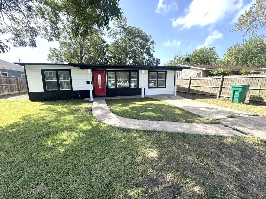 3007 Meadowlane Street, Victoria, TX 77901 - #2