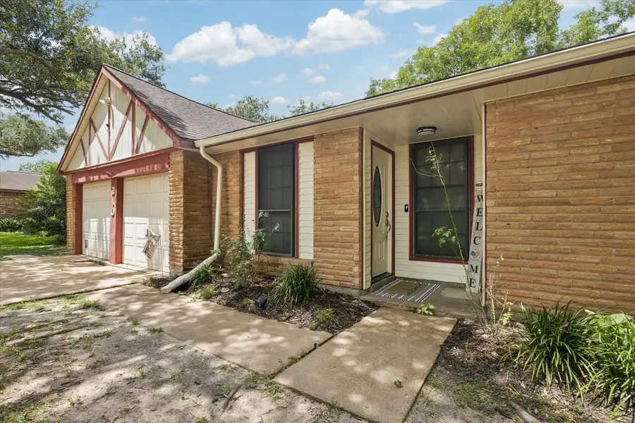 210 Brandywyne Drive, Friendswood, TX 77546 - #3