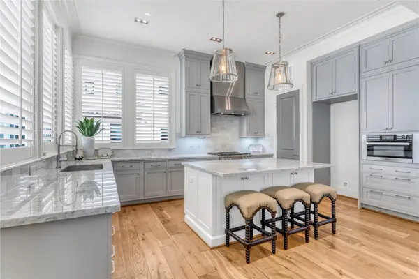 5219 Calle Cordoba Place, Houston, TX 77007