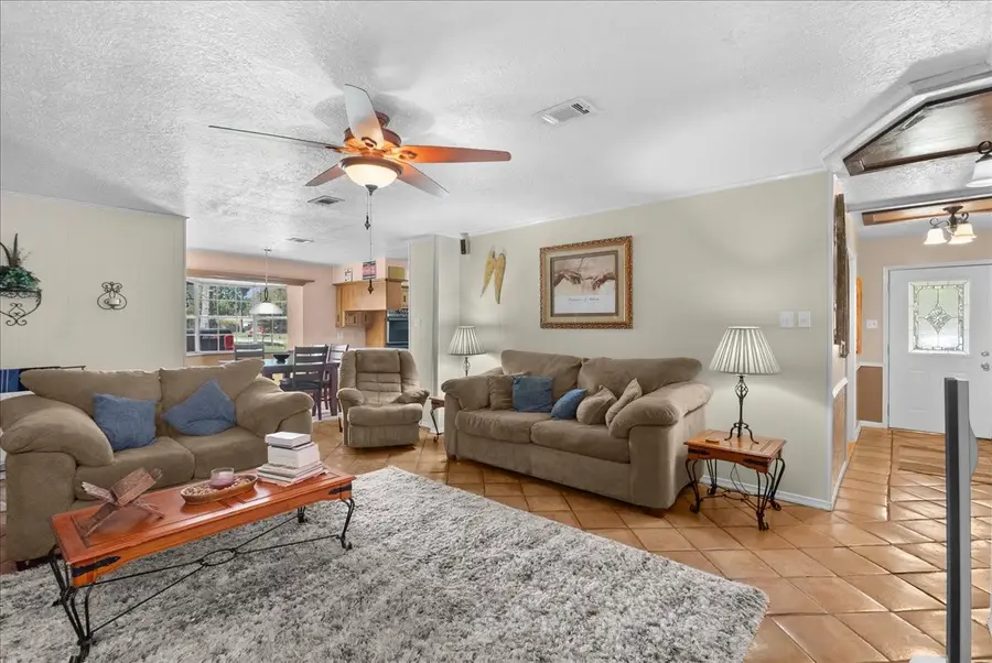 12615 Old River Drive, Monterey Belvieu, TX 77523 - #3
