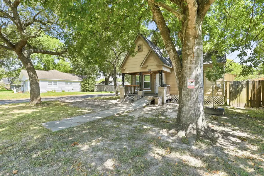 800 E Lobit Street, Baytown, TX 77520 - #3