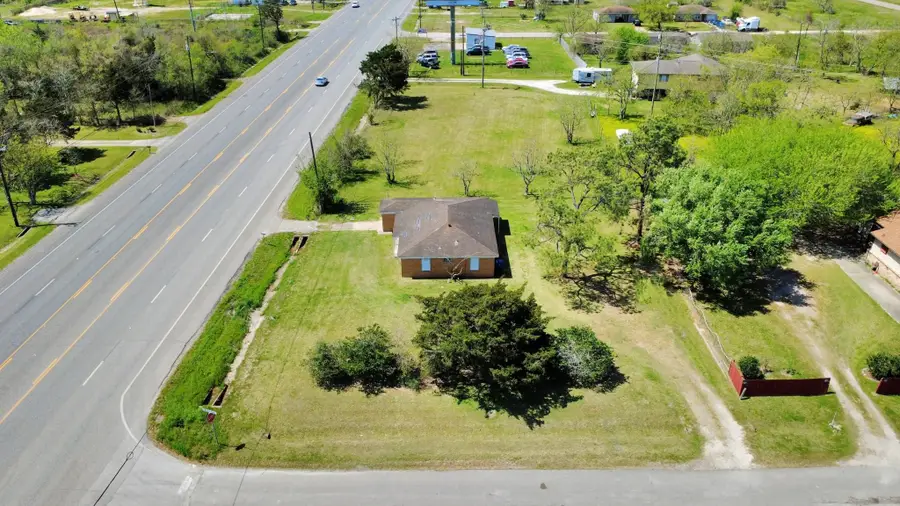 6204 Highway 6, Hitchcock, TX 77563 - #2