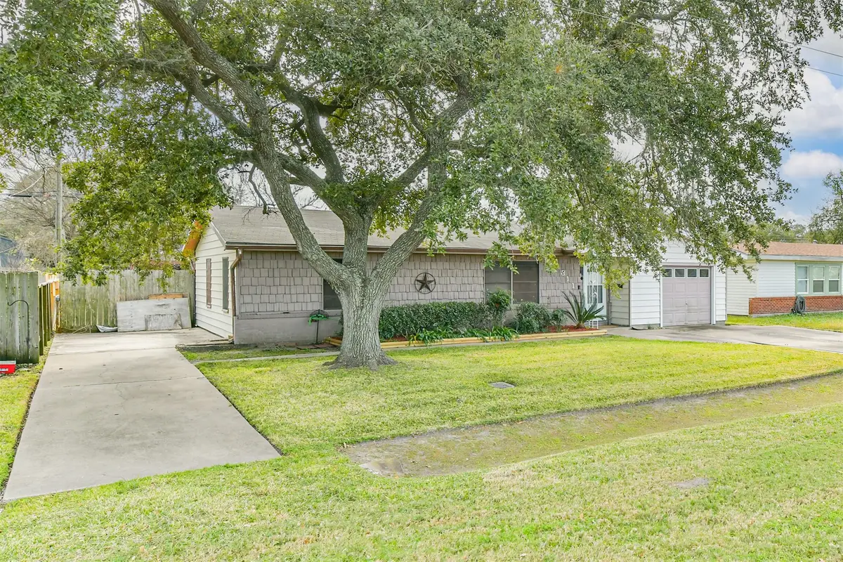 311 25th Avenue N, Texas City, TX 77590 - Image #1