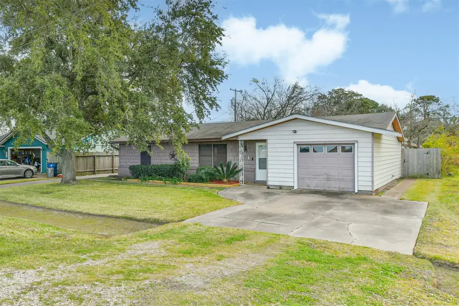 311 25th Avenue N, Texas City, TX 77590 - Image #2
