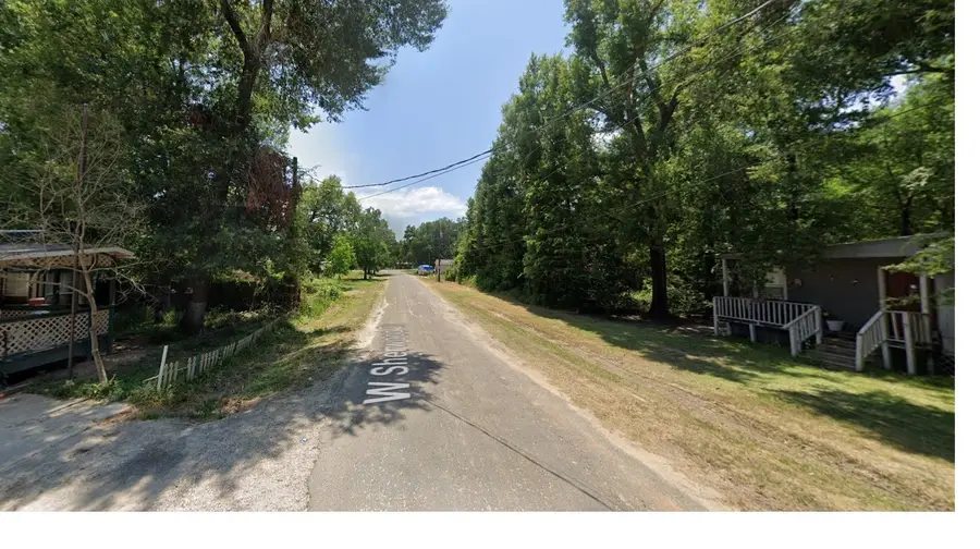 145 W Sherwood Drive, Livingston, TX 77351 - Image #2