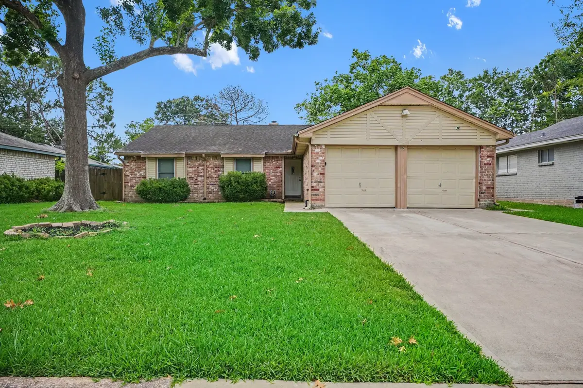 5127 Royal Parkway, Friendswood, TX 77546 - #1